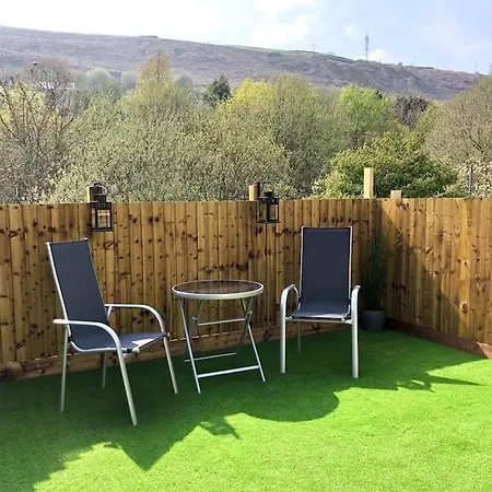 Rhondda Valleys With Breathtaking Riverside Views Llwynypia Exterior photo