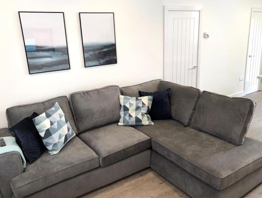 Rhondda Valleys With Breathtaking Riverside Views *