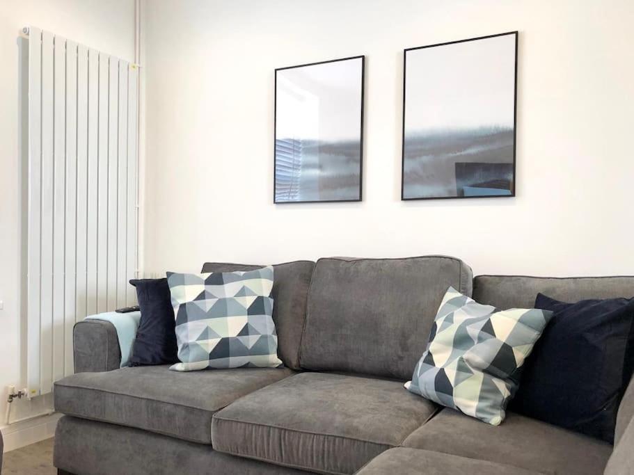 Rhondda Valleys With Breathtaking Riverside Views Villa *