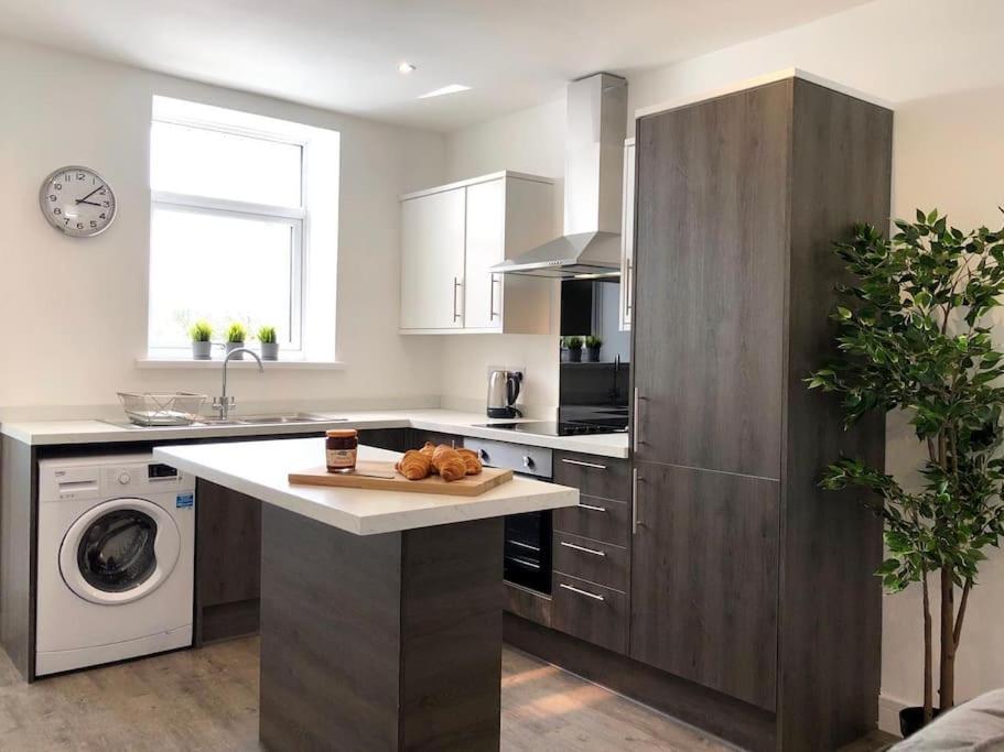 Villa Rhondda Valleys With Breathtaking Riverside Views *