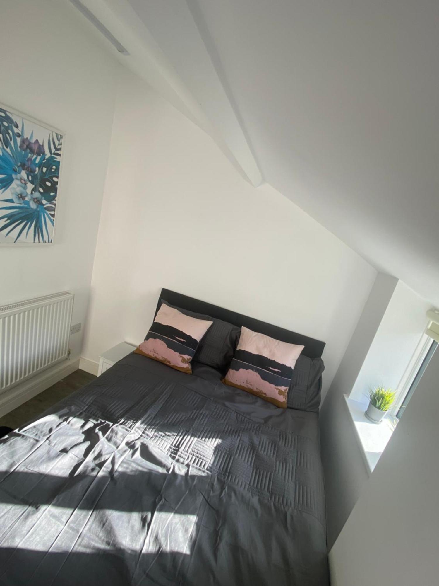 Villa Rhondda Valleys With Breathtaking Riverside Views Llwynypia